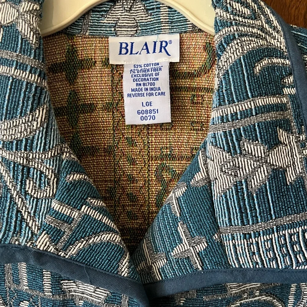 Vintage 90’s Blue Tapestry weave women’s Jacket. Size Latge